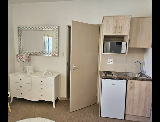 1 BEDROOM APARTMENT FOR SALE IN PINELANDS